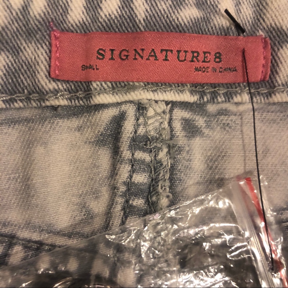Signature8 - Distressed Light Denim Skirt Small - Picture 4 of 6